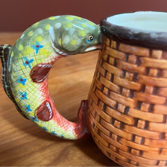 Burton & Burton The Big Catch Mug Trout Handle Fisherman’s Basket - Picture 5 of 7